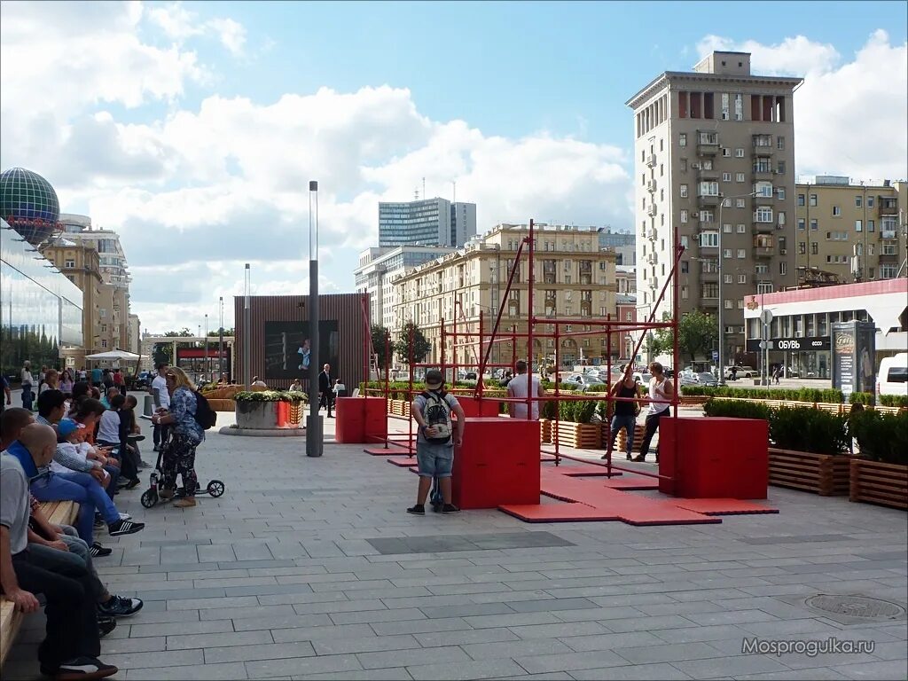 Парк арбат московская ул 1 фото Фестиваль "Снова в школу": Новый Арбат