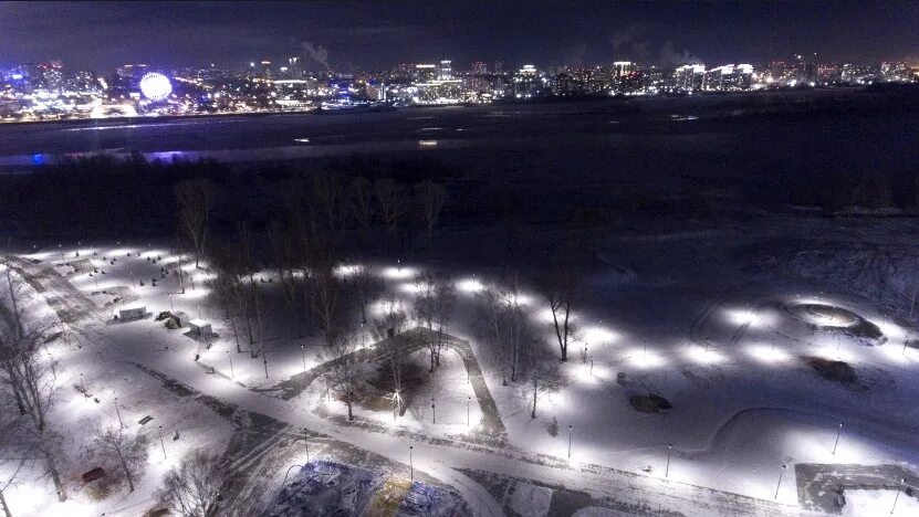 Парк арена новосибирск фото Парк площадью более 18 гектаров у новой ледовой арены в Новосибирске готов к отк