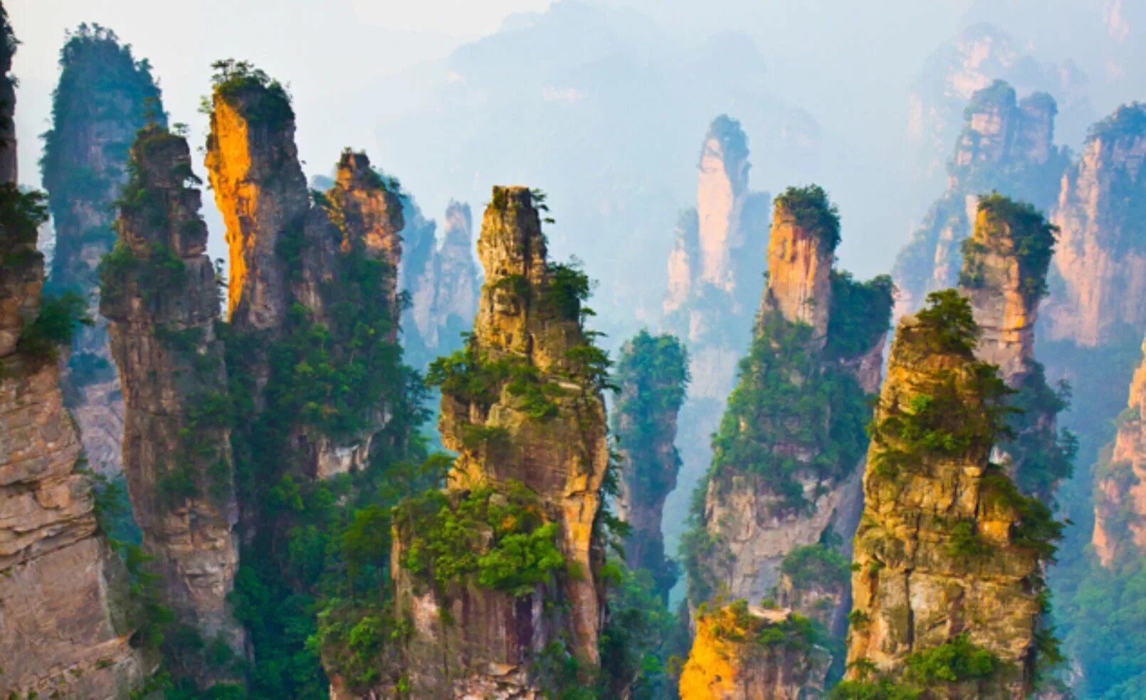 Парк чжанцзяцзе китай фото China's Zhangjiajie National Forest Park has 3,000 of these towering stone pilla