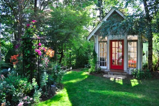 Парк дачи фото Alkoss magadnak kerti lakot! Backyard cottage, Cottage garden, Cottage garden de