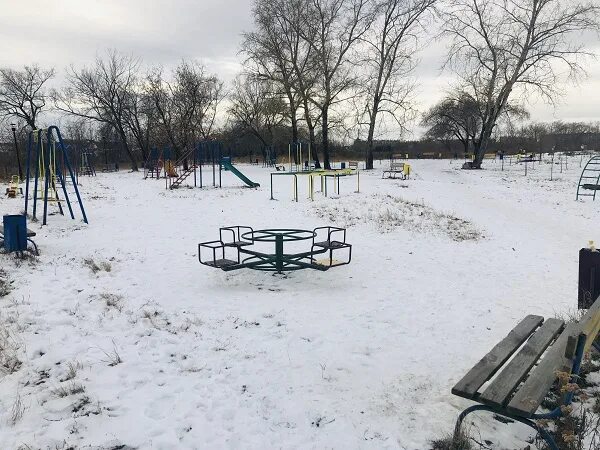 Парк дружбы челябинск парк дружбы фото Депутаты-единороссы обсудили вопросы дальнейшего благоустройства парка Дружбы