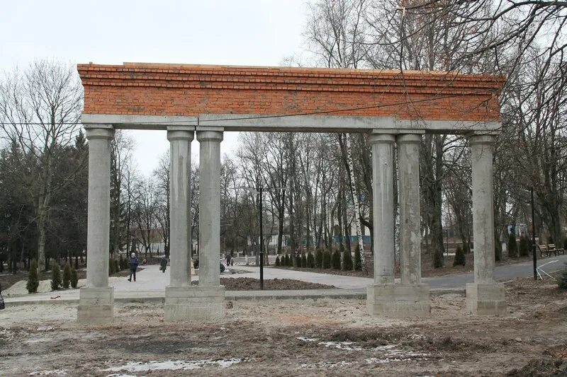 Парк дзержинского курск фото Парк Дзержинского ремонтируют ночью и под дождем
