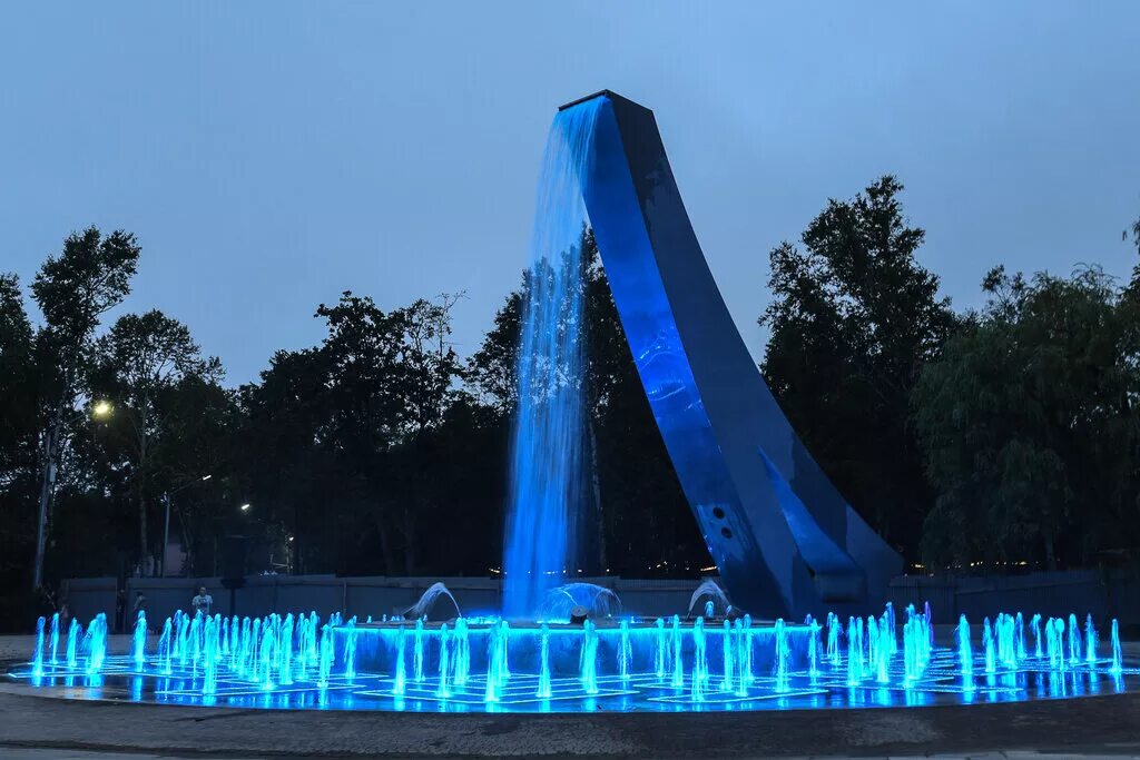 Парк гагарина южно сахалинск фото Музыкальный фонтан, fountain, Sakhalin Region, Yuzhno-Sakhalinsk, Gorodskoy park