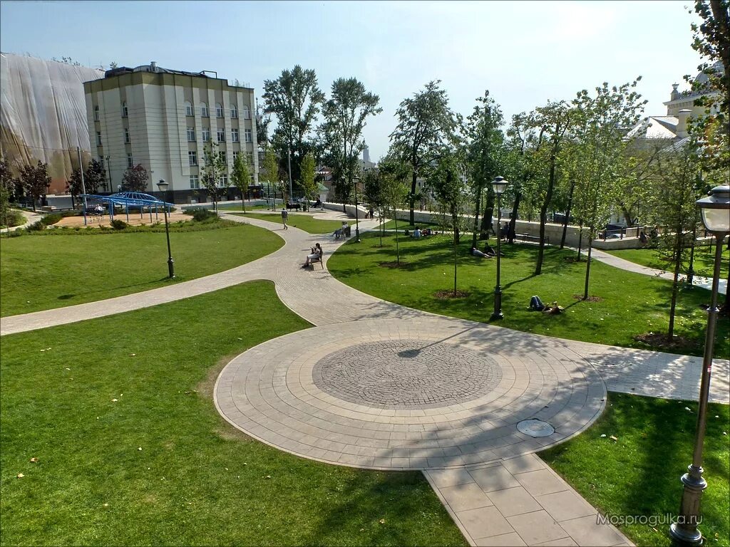 Парк горка китай город фото Парк "Горка" в Большом Спасоглинищевском переулке