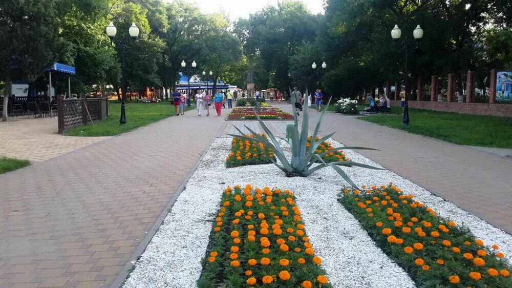 Парк горького ейск фото Развлечения в Ейске для взрослых совершеннолетних