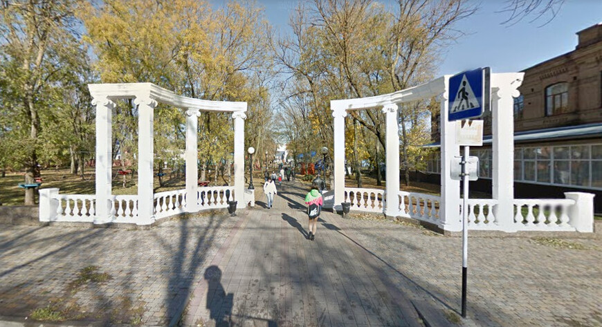 Парк горького ейск фото Отели рядом с Парк Горького в Ейске - найдено 4 отеля.