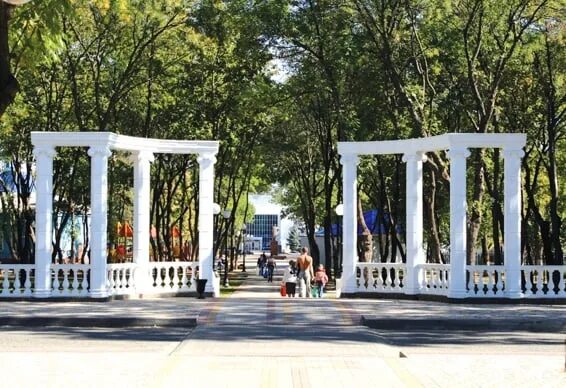 Парк горького ейск фото Ейск парки фото