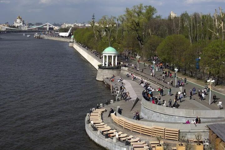 Парк горького фото Одиночество в большом городе: почему ответственность лежит на архитекторах и урб