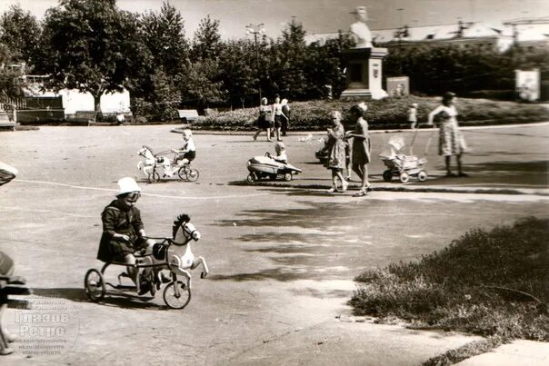 Парк горького фото глазов Парк им. Горького, город Глазов Открыт в 1953 году. Весь альбом: https://vk.com/