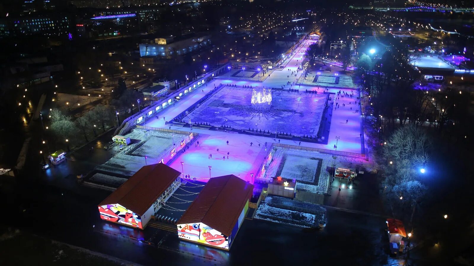 Парк горького каток фото 10 ГЛАВНЫХ КАТКОВ МОСКВЫ - Московская правда