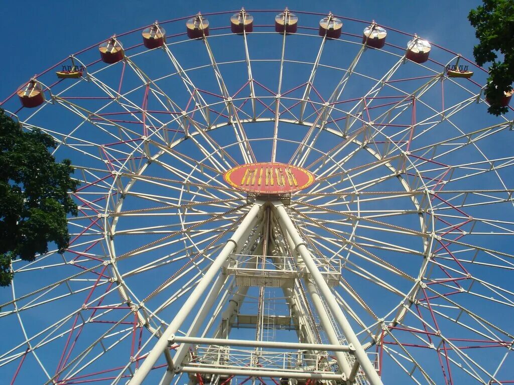 Парк горького колесо обозрения фото Minsk Gorky Park Ferris Wheel, парк культуры и отдыха, Беларусь, Минск, Централь