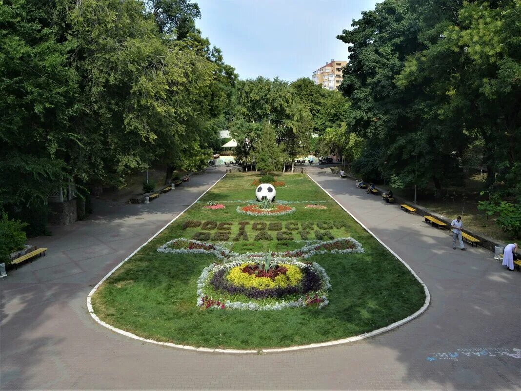 Парк горького ростов фото Ростов-на-Дону. Восточная клумба нижнего яруса парка им. Горького. :: Пётр Черне