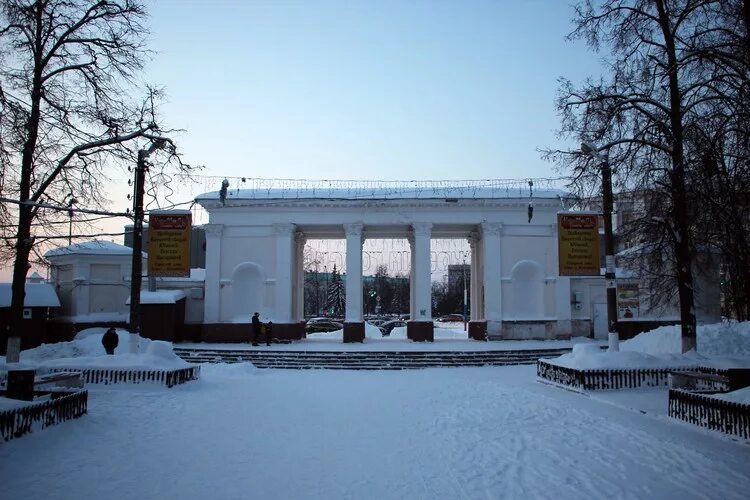 Парк городской дзержинск фото Восьмилетний мальчик сломал ногу на нелегальной карусели Нижегородская правда