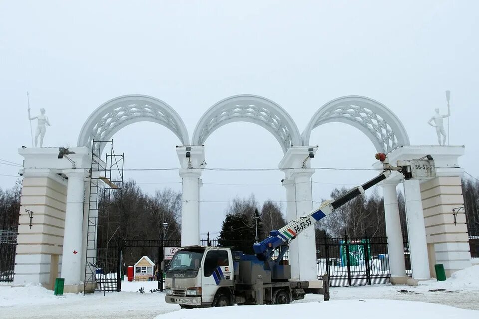 Парк кирова ижевск фото В Ижевске обновили входную группу в парке Кирова - KP.RU