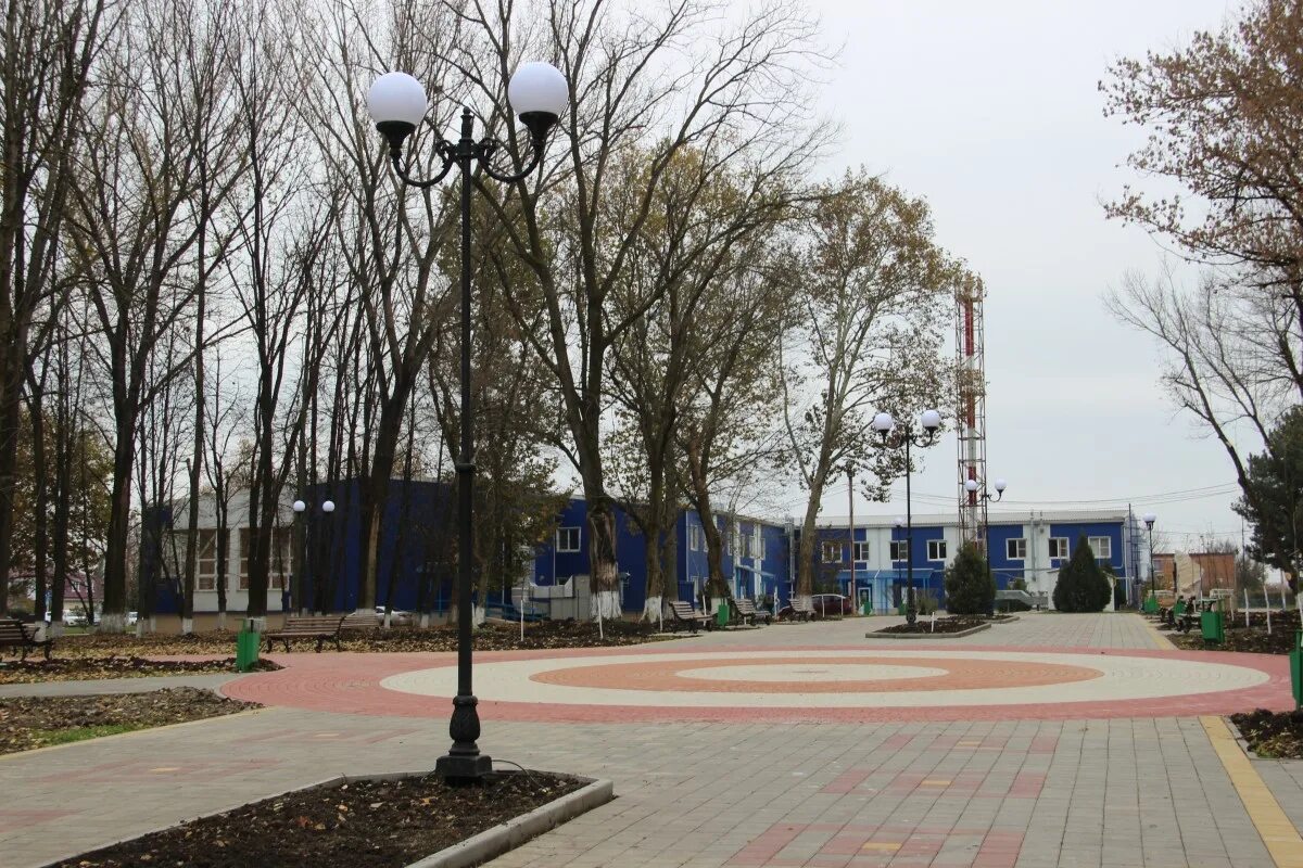 Парк комсомольский динская фото краснодарский край Новости Динской: реконструкция парка и установка елки - Трибуна