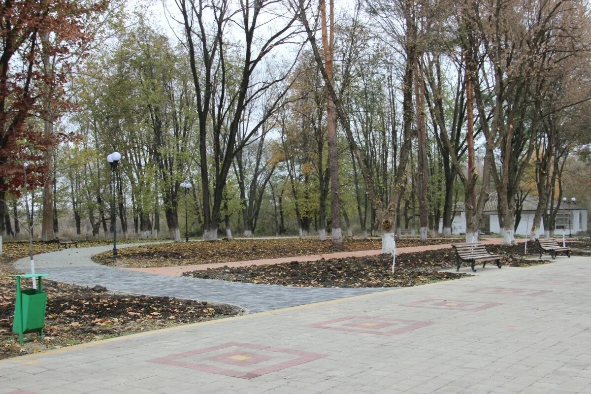 Парк комсомольский динская фото краснодарский край Новости Динской: реконструкция парка и установка елки - Трибуна
