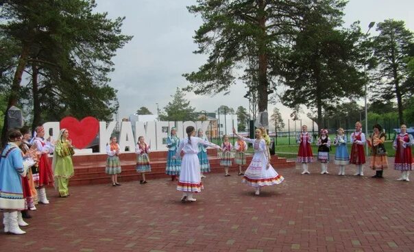 Парк космос каменск уральский фото In Kamensk-Uralsky in the Cosmos Park a festival of national cultures was held. 