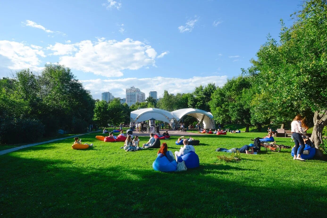 Парк красная пресня москва фото Москва, Парк "Красная пресня". SMINEX / LIFETIME Аренда туалетов в Москве - ВИП 