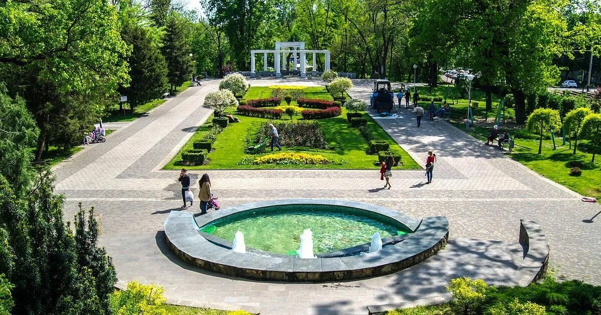 Парк краснодар краснодар городской сад фото планеты Екатеринодарский бал пройдет 7 сентября в Городском саду Краснодара - Кубанские 