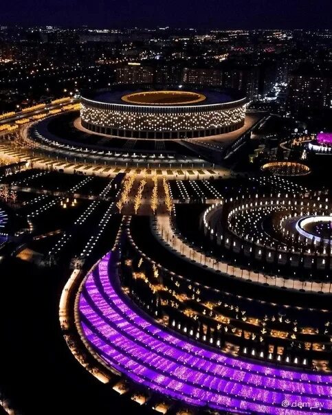 Парк краснодар ночью фото Night Park "Krasnodar" in festive New Year guise !✨ 2022 Перевозки Донецк VK