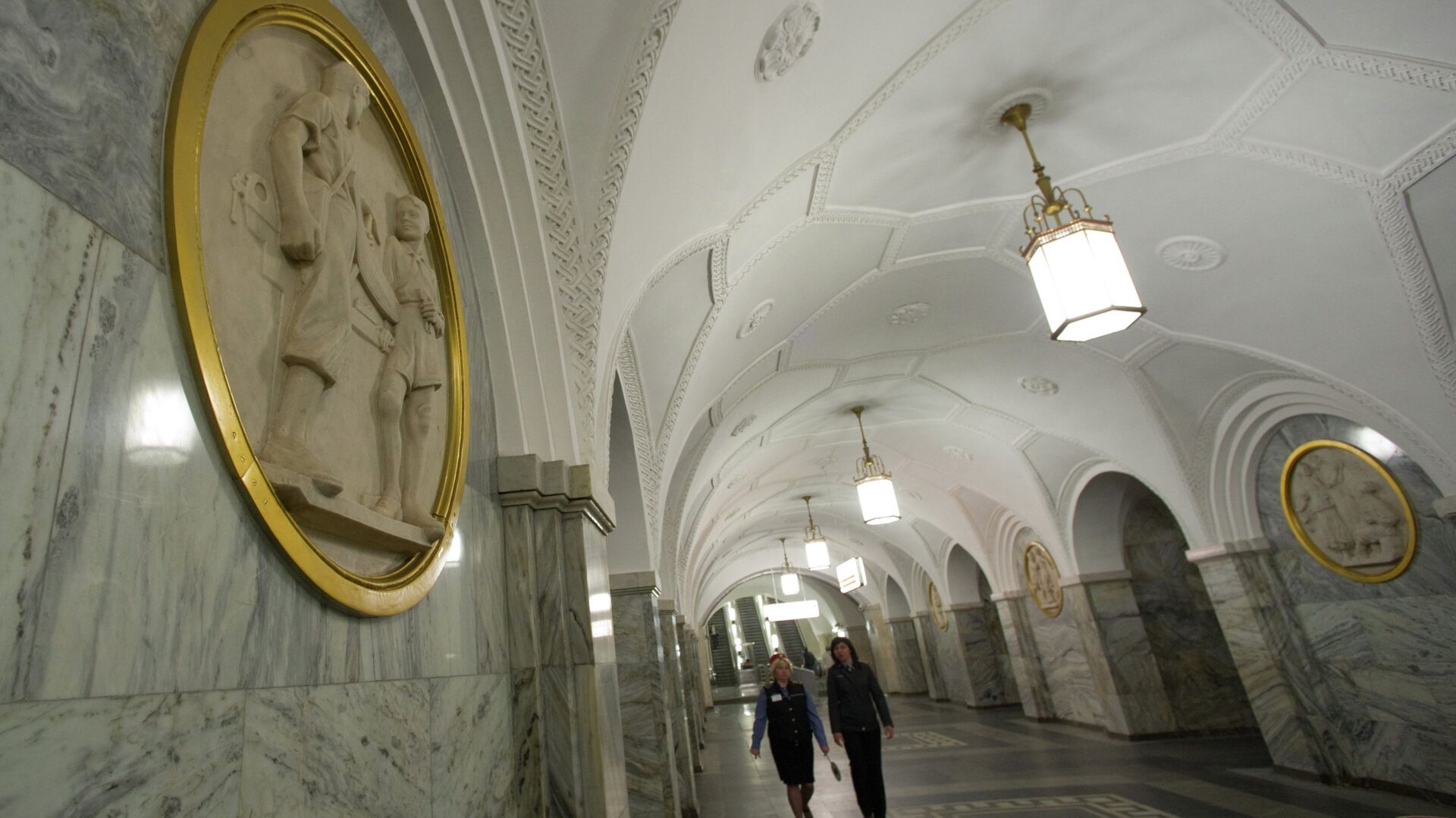 Парк культуры метро кольцевая фото На кольцевой линии метро нет движения от "Парка культуры" до "Белорусской" - РИА