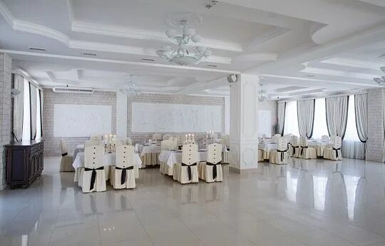 Парк культуры ул кирова 51м батайск фото Продается: Ресторанный комплекс 3 этажа 4 уровня, в самом центре города 120тыс. 