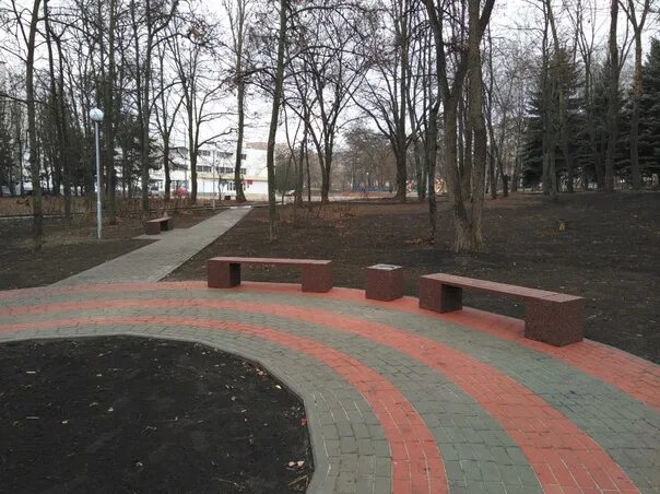 Парк кзтз курск парк кзтз фото Новые скамейки и урны, плитка, освещение. Парк КЗТЗ преобразился: там, где когда