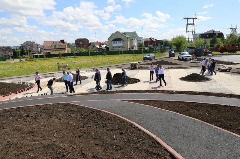 Парк на металлплощадке кемерово фото На строительной площадке в микрорайоне Зелёный остров поселка Металлплощадка кип