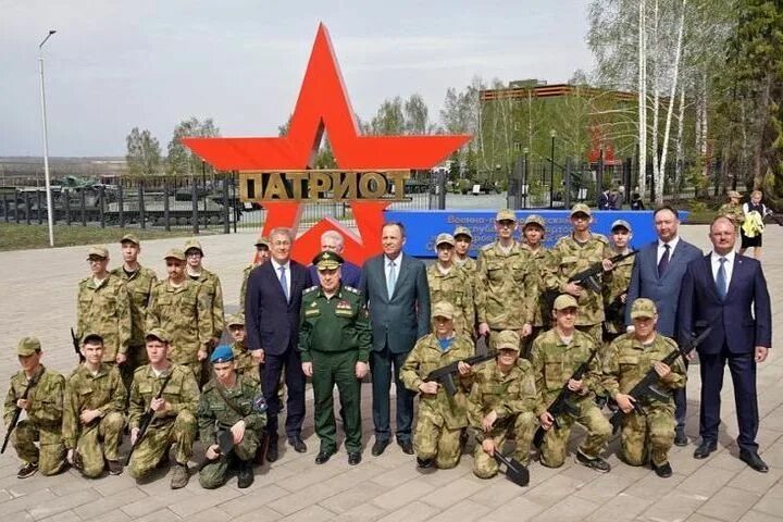 Парк патриоты россии фото Радий Хабиров, Игорь Комаров и Руслан Цаликов посетили парк "Патриот" - МК Уфа