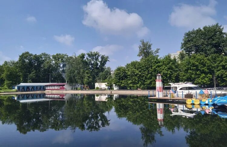Парк первого мая фото Парк 1-го Мая в Нижнем Новгороде - Бывший парк на территории Всероссийской выста