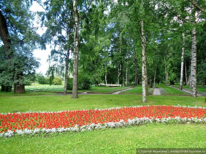 Парк пискаревский просп 6 фото По Санкт-Петербургу. От Пискаревского кладбища до Петропавловской крепости, Июль