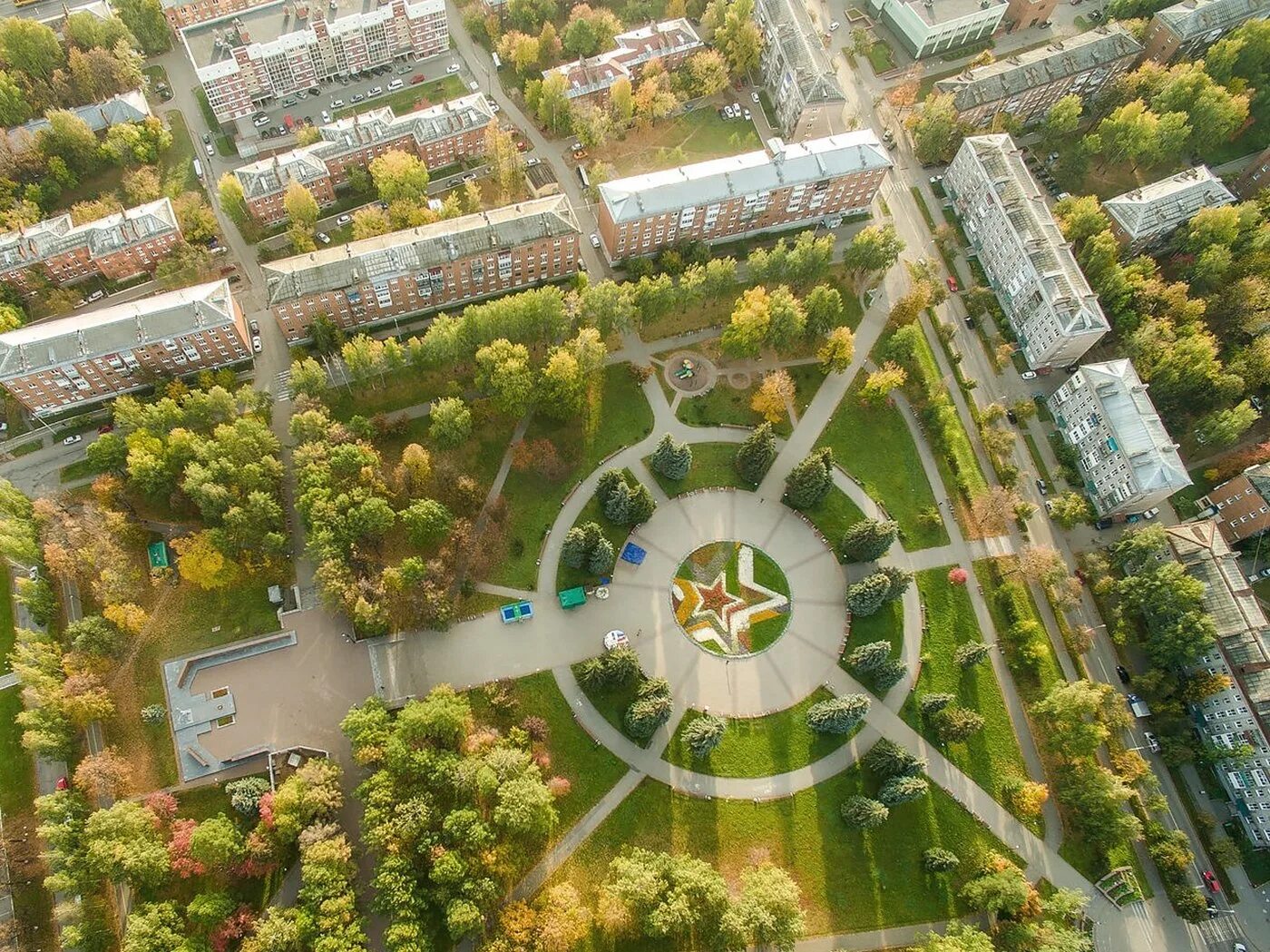 Парк победы просп азатутян 2 фото Парк квартал омск