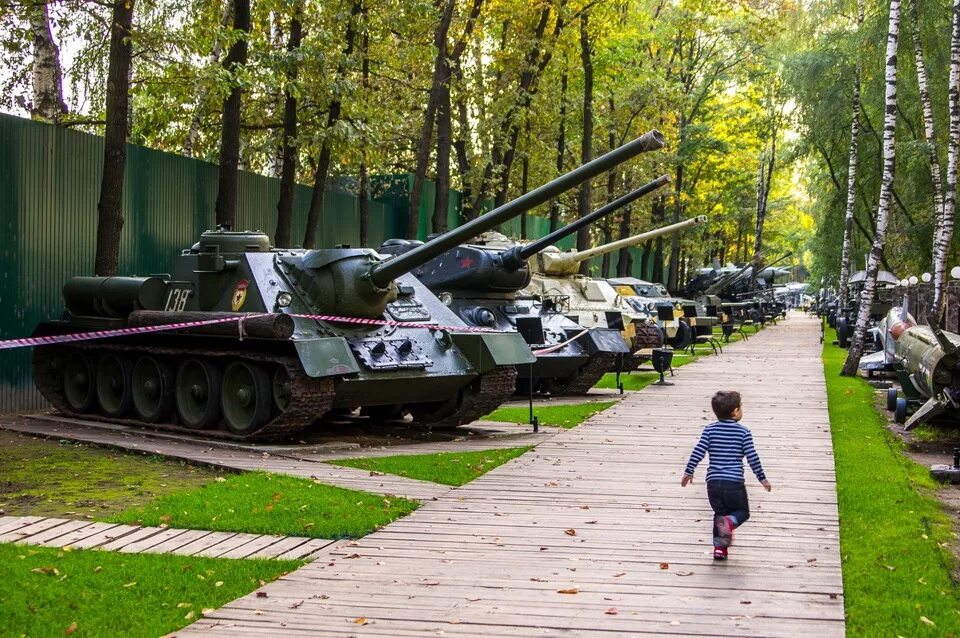 Парк победы военная техника фото Музей Техники Вадима Задорожного. - УАЗ Patriot, 2,7 л, 2012 года покатушки DRIV