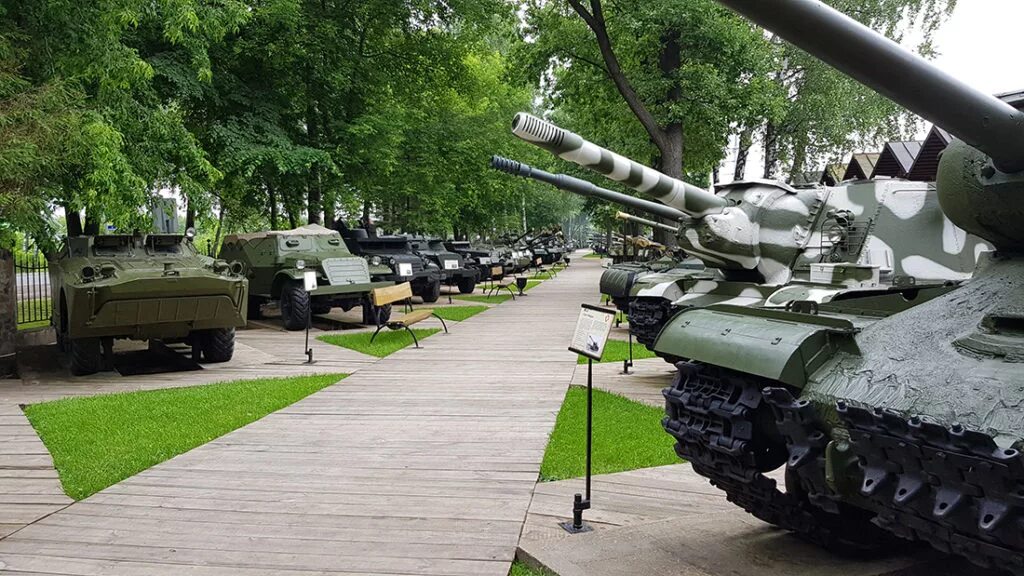 Парк победы военная техника фото The Museum of Machines of Vadim Zadorozhny - Private Museums of Russia
