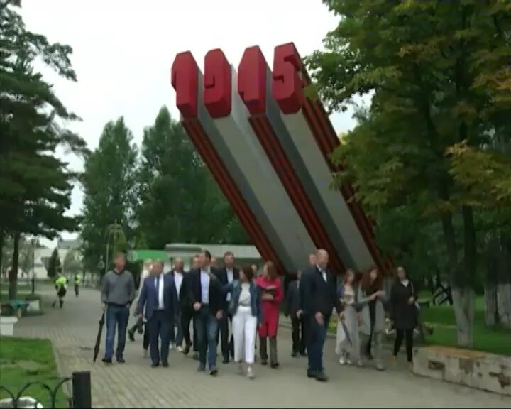 Парк победы ярославль парк победы фото В Ярославле проверили ход ремонта в парке 30-летия Победы: Яндекс.Новости