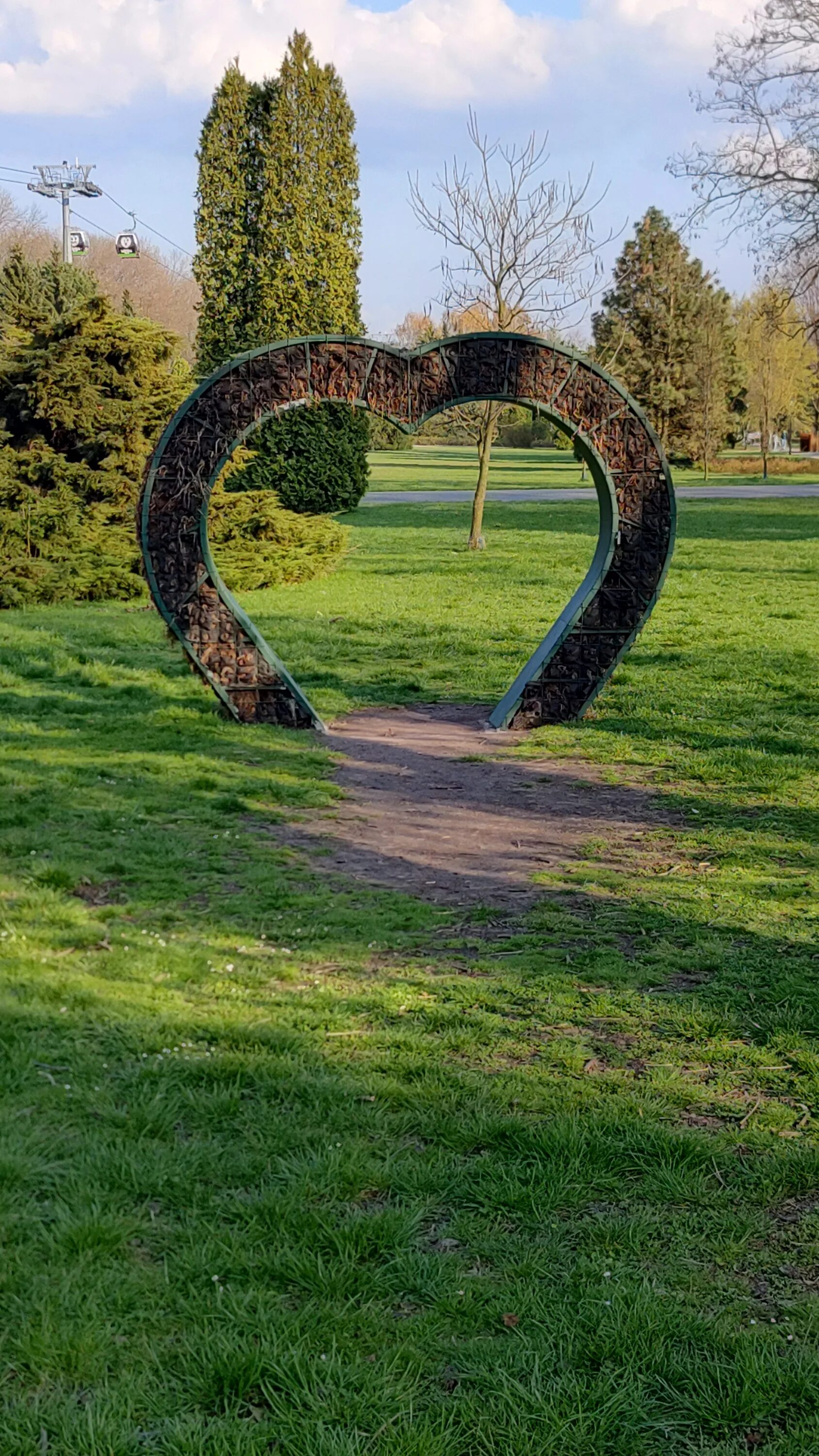 Парк сердце фото File:Silesian Park - Heart.jpg - Wikimedia Commons