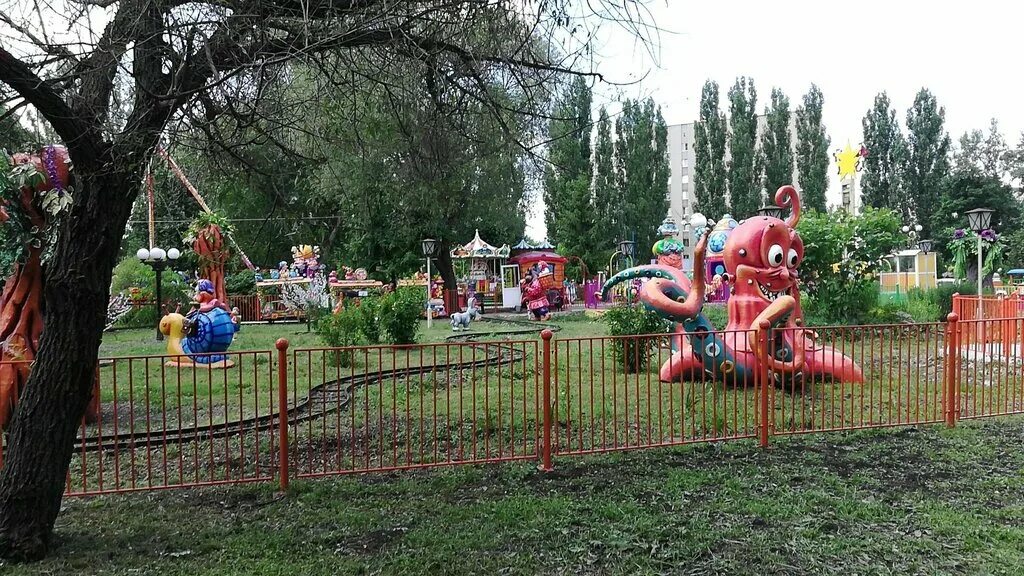 Парк солнечный старый оскол фото Больше не работает: Старооскольский парк аттракционов, парк аттракционов, Белгор