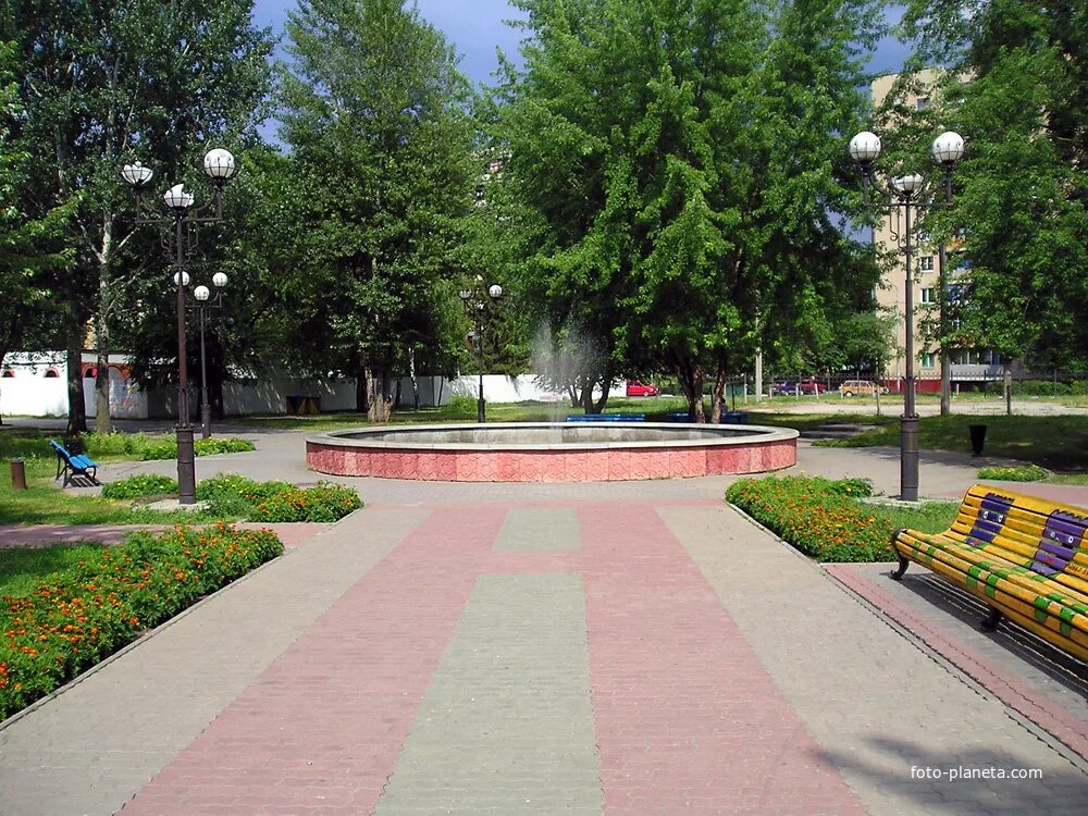 Парк старый оскол фото Фонтан в парке атракционов в м-не Интернациональный Старый Оскол Фотопланета