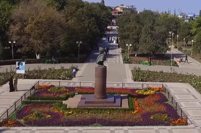 Парк сулеймана стальского в махачкале 2024 фото Panorama: Сулейман Стальский, monument, memorial, Russia, Republic of Daghestan,