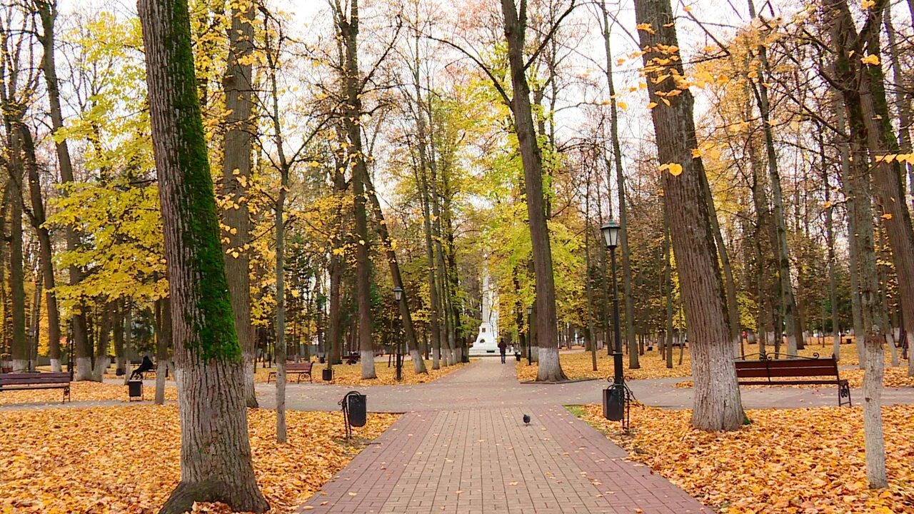 Парк циолковского калуга фото Теплая погода не спешит уходить из региона