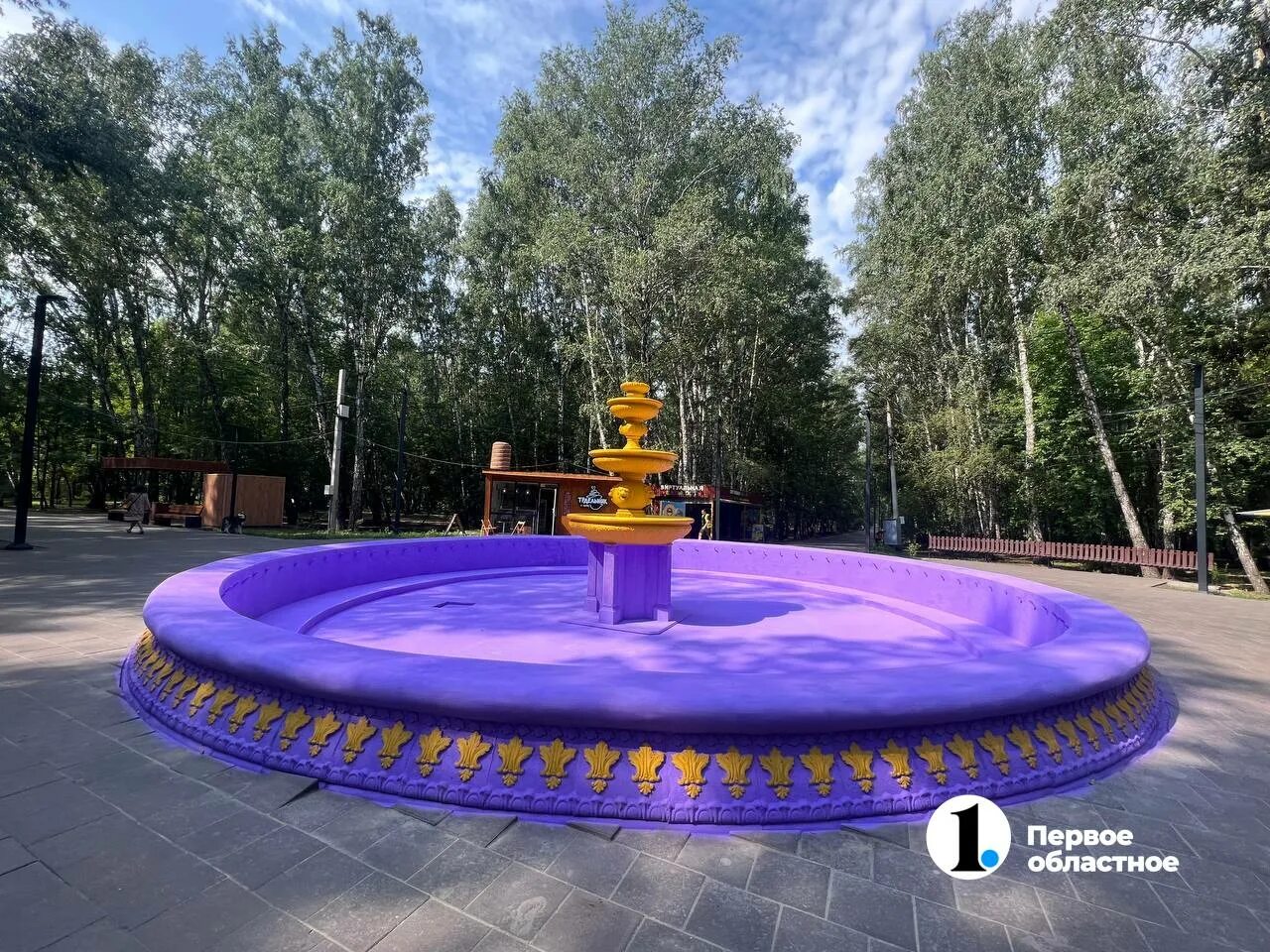 Парк тищенко челябинск фото В Челябинске появился фонтан необычного цвета