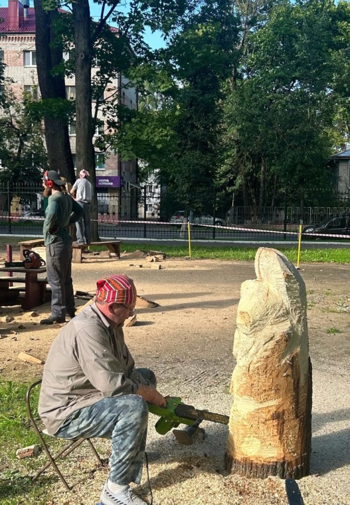 Парк толстого брянск фото сегодняшнего дня В Брянске продолжается фестиваль деревянных скульптур - Брянская городская админ