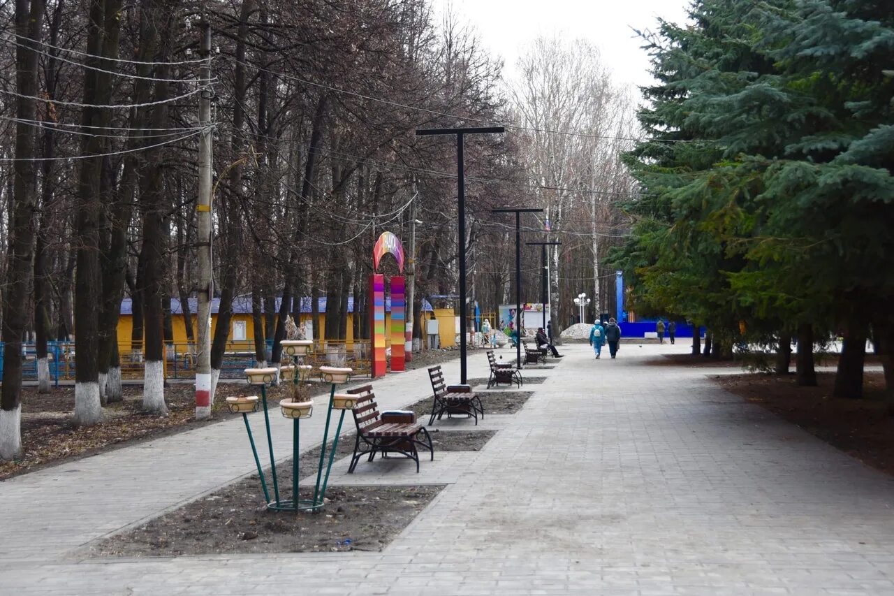 Парк ульяновска фото Ульяновск сегодня". В парке "Молодежный" до 1 августа заасфальтируют велодорожки