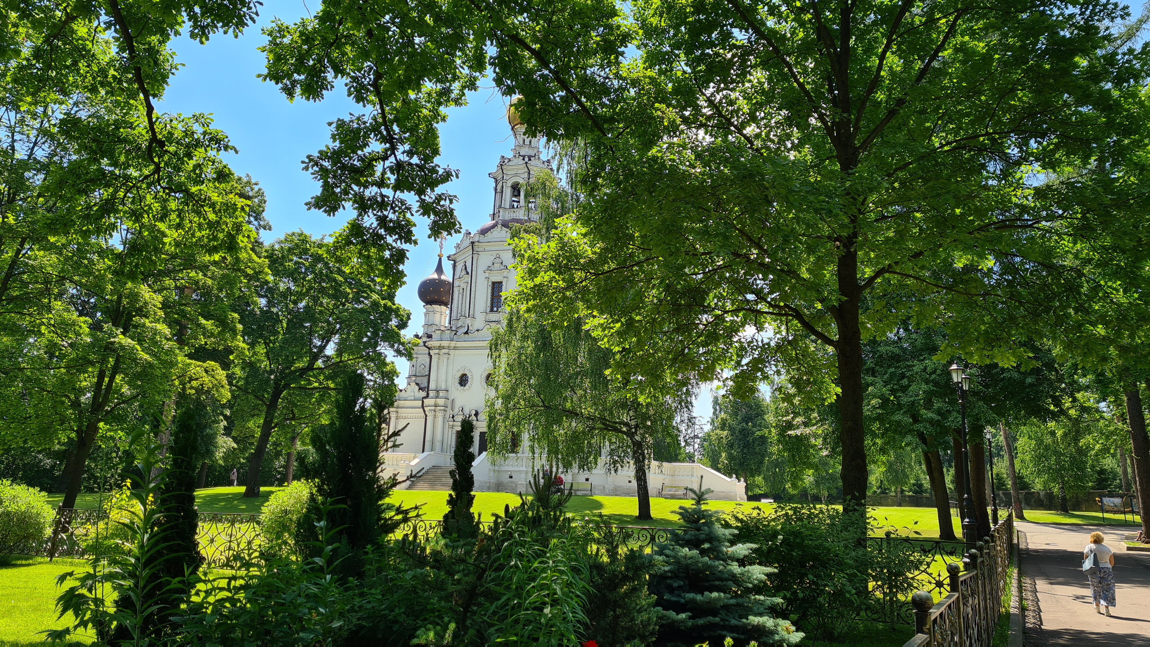 Парк усадьбы троицкое фото Reviews about Trinity-Lykovo Estate, Moscow, Odintsovskaya Street, 24с5 - Yandex