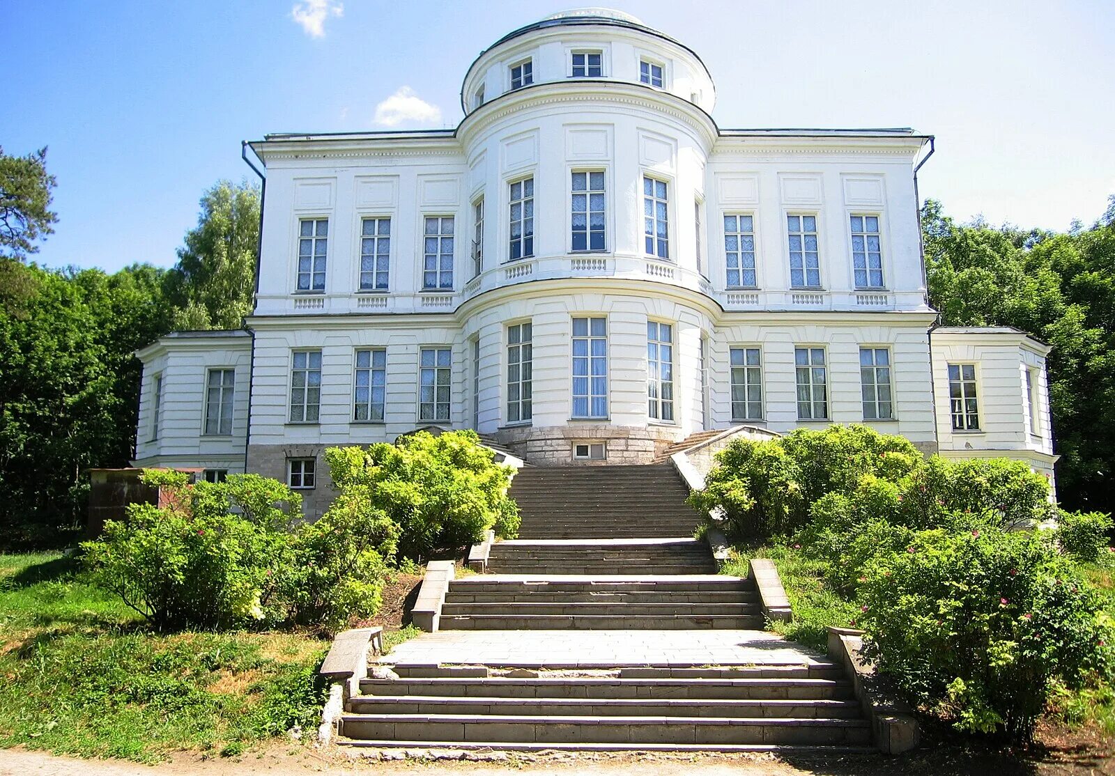 Парк в богородицке тульской области фото Файл:Palace of the Bobrinsky family.jpg - Вікіпедія