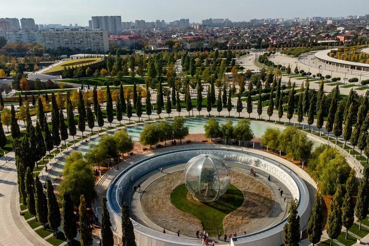 Парк в краснодаре фото 2023 Топ-15 самых известных деревьев на Кубани. 7 декабря 2022 г. Кубанские новости