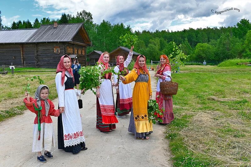 Парк в лесу вологда семенково фото 007s СЕМЕНКОВО-ТРОИЦА-ВОЛОГОДСКИЕ ДЕВЧАТА 02 Фотовыставка Станислава Кудринского