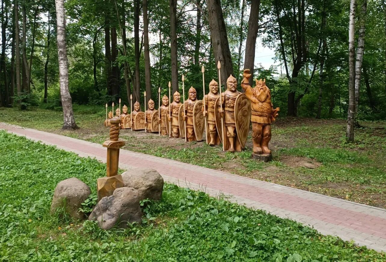 Парк в михайловском ярославль фото Михайловские богатыри установлены в с.п. Михайловский - Шаг в жизнь