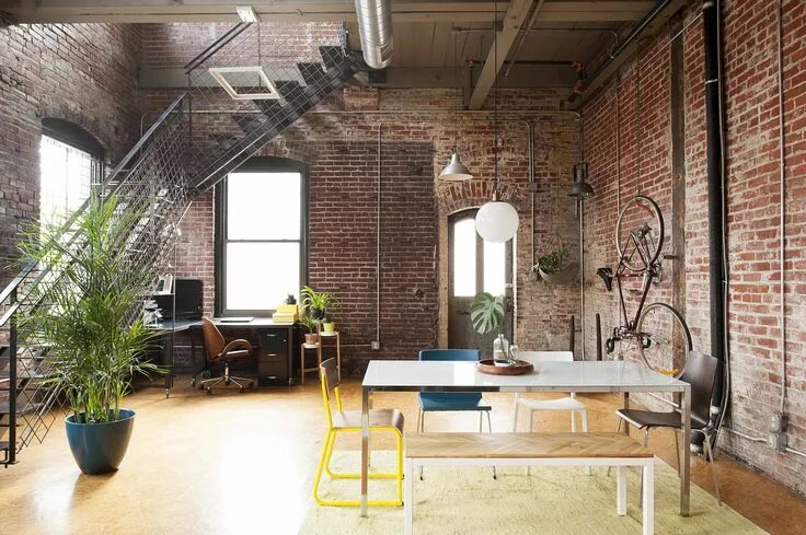 Парк в стиле лофт Inside a modern loft in Kensington’s Milk Depot Building Modern loft, Modern ind