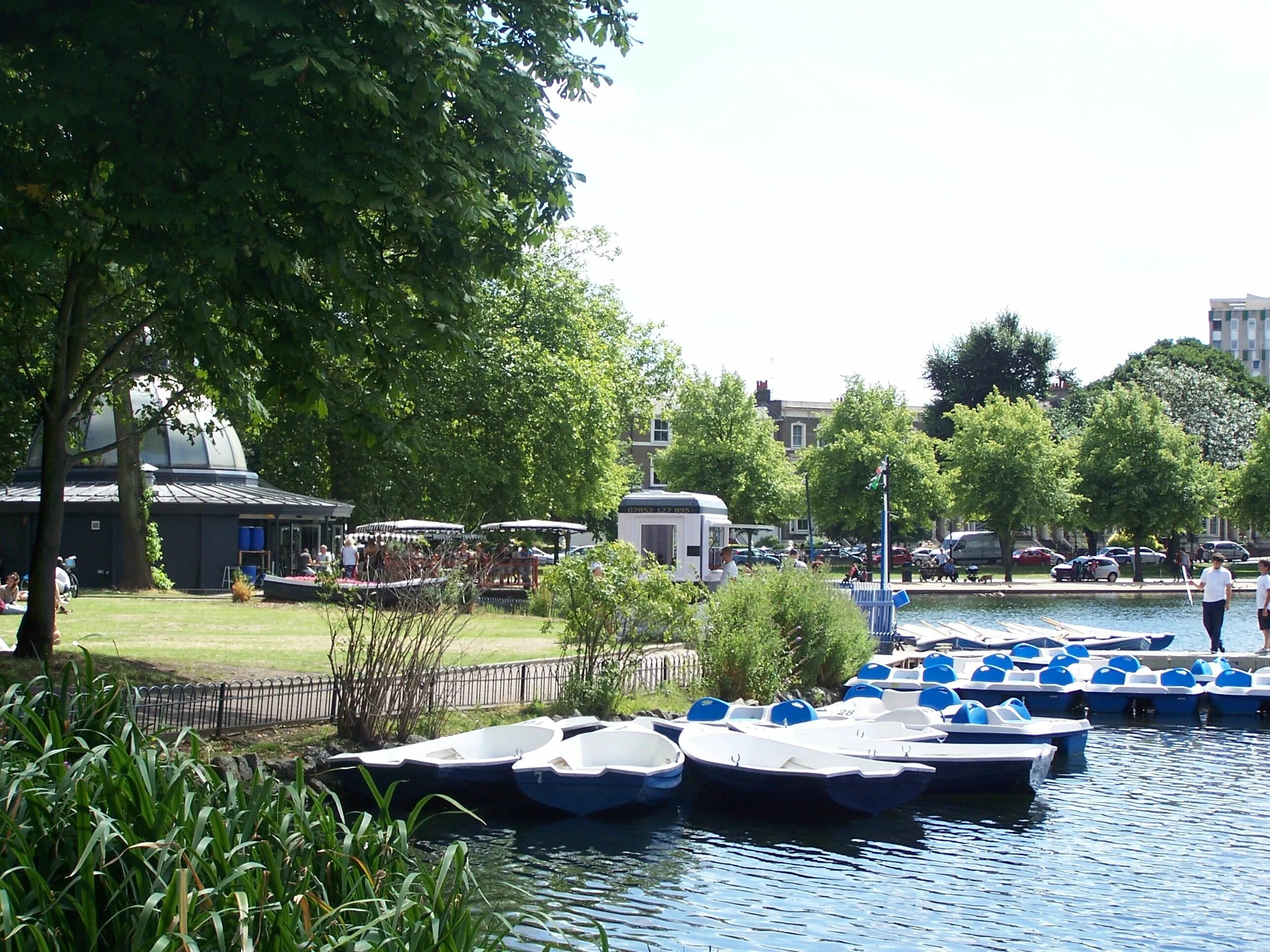 Парк виктория ул горького 285 фото Victoria Park, Hackney Victoria park, Hackney, East end london
